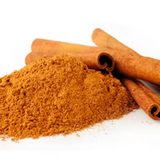 Paus de canela e canela moída